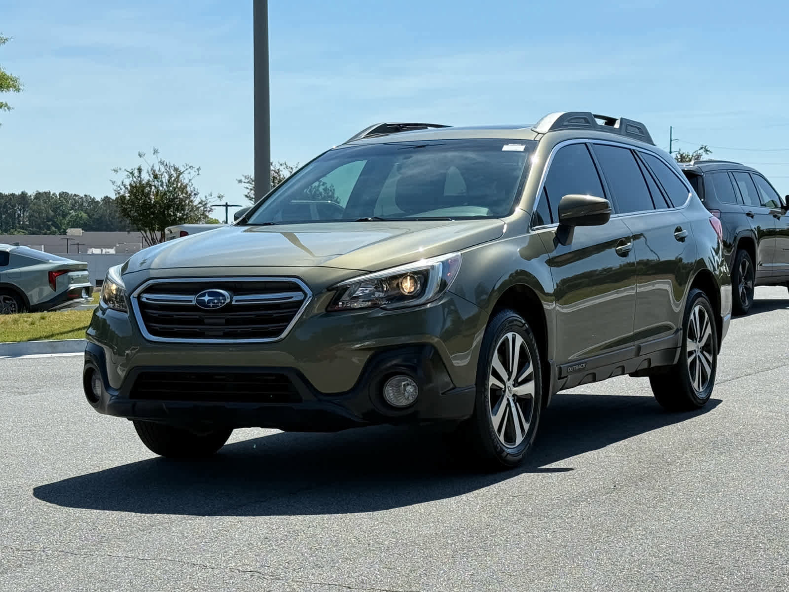 Used 2018 Subaru Outback 2.5i Limited w/ Popular Package #2 AWD/4WD image 1