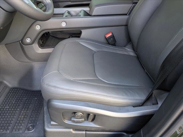 New 2026 Land Rover Defender 110 X-Dynamic SE image 4