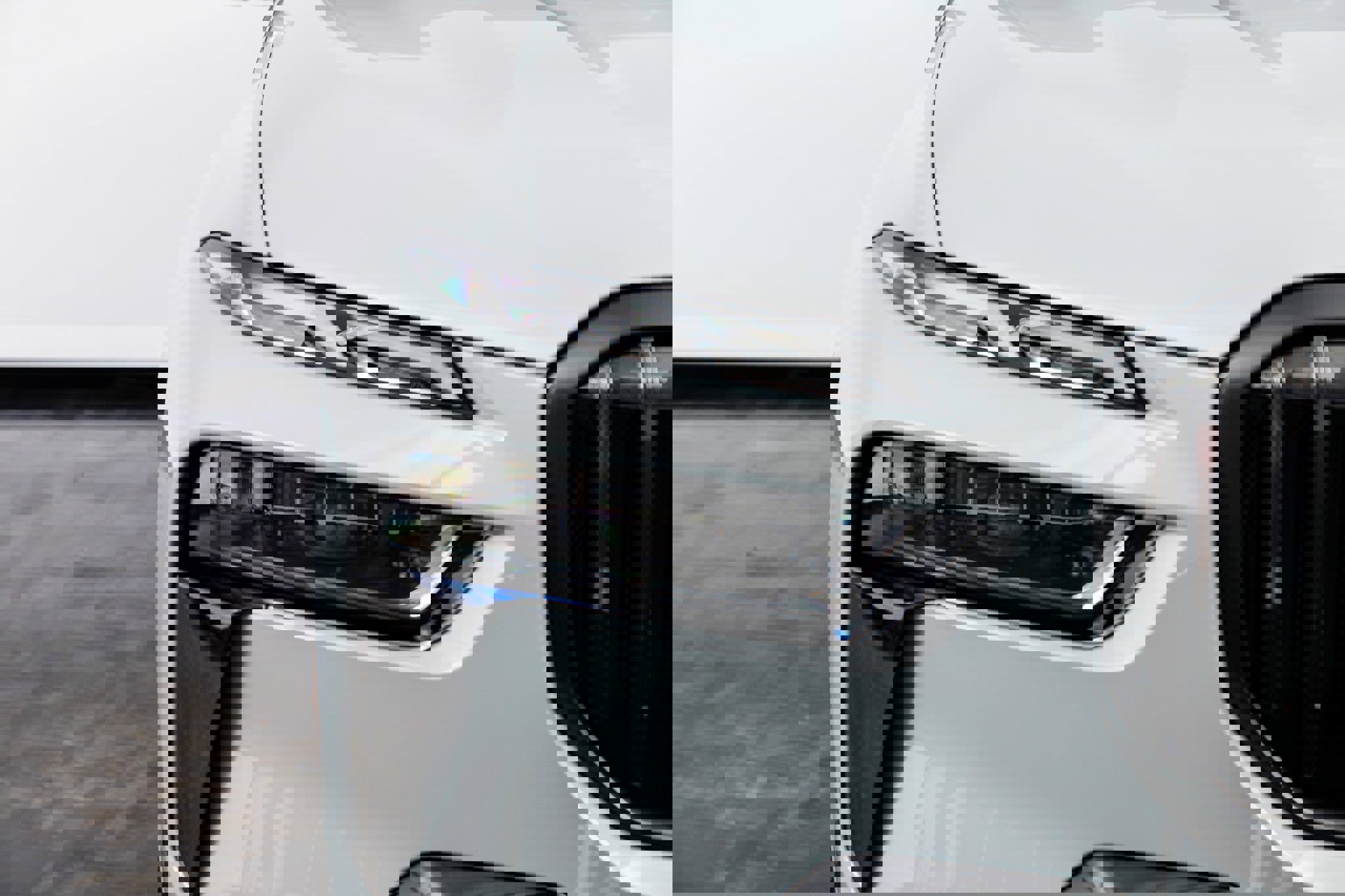 Used 2024 BMW X7 xDrive40i w/ M Sport Package image 3