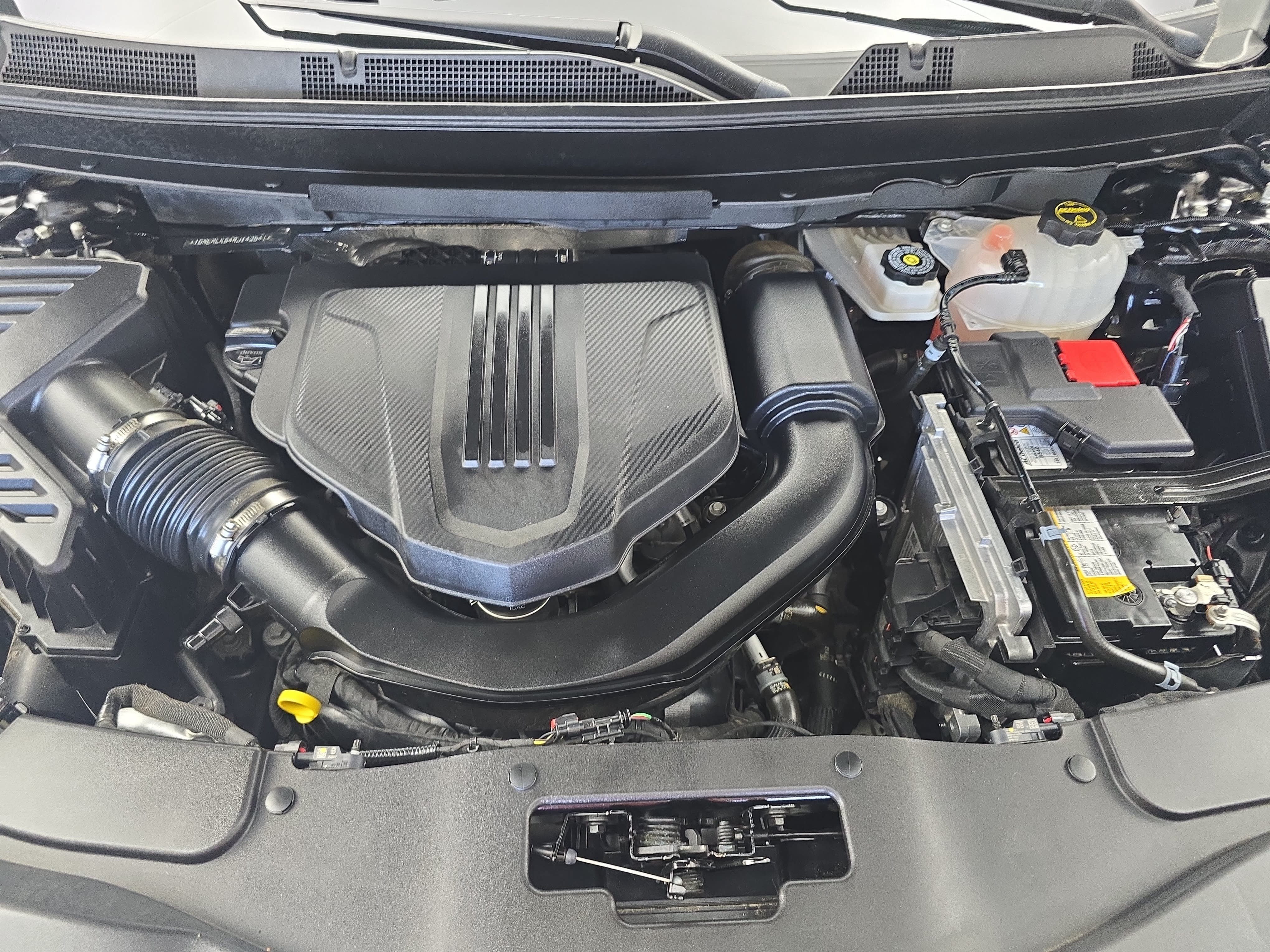 Used 2024 Chevrolet Traverse RS FWD image 32