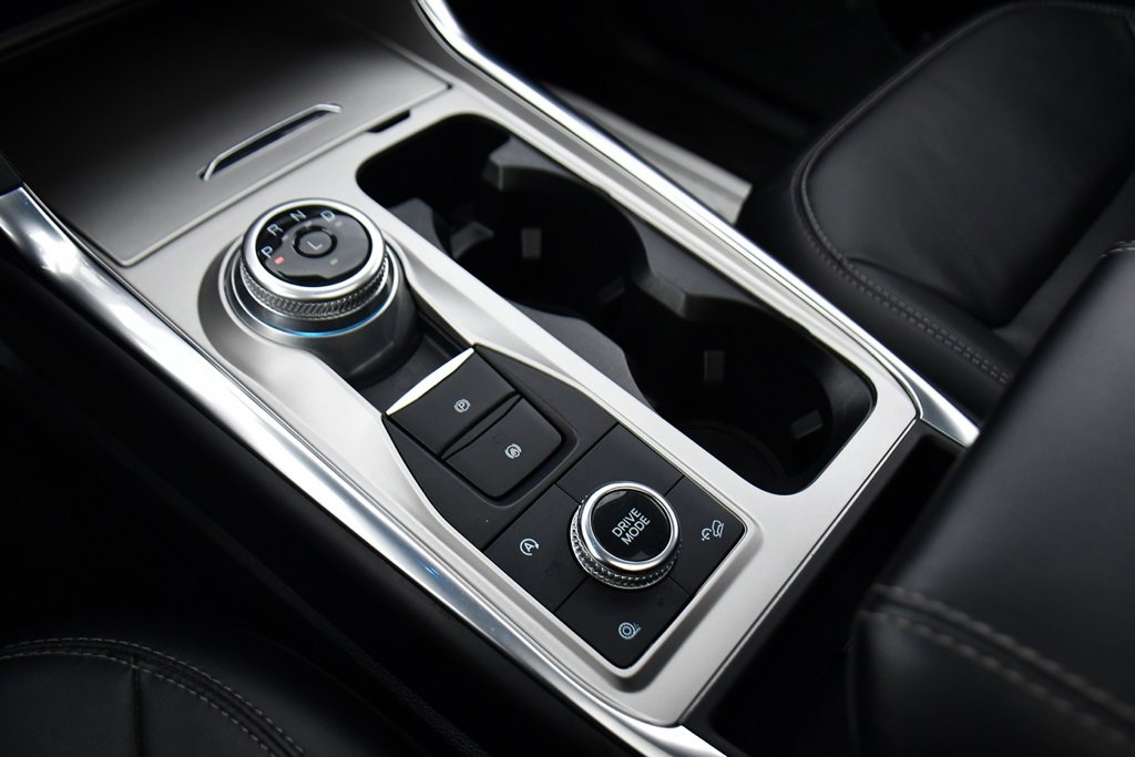 Used 2023 Ford Explorer XLT w/ Equipment Group 202A image 34