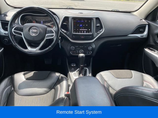 Used 2018 Jeep Cherokee Trailhawk w/ Cold Weather Group AWD/4WD image 5