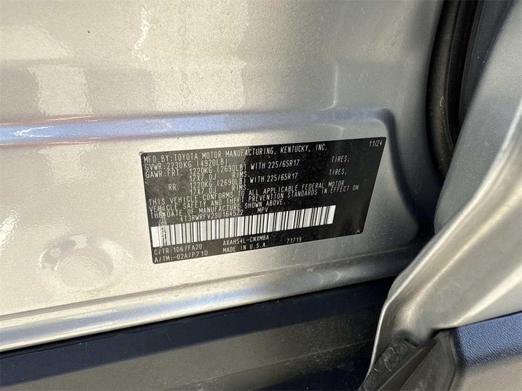 Used 2025 Toyota RAV4 XLE image 33