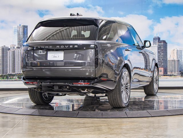 New 2025 Land Rover Range Rover SE image 8