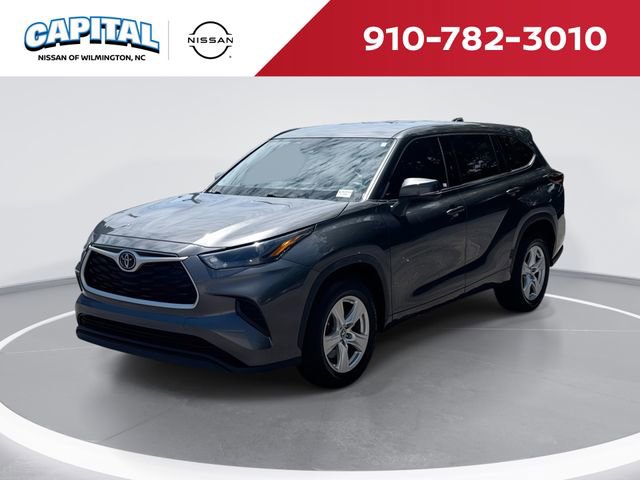 Used 2022 Toyota Highlander L FWD image 1