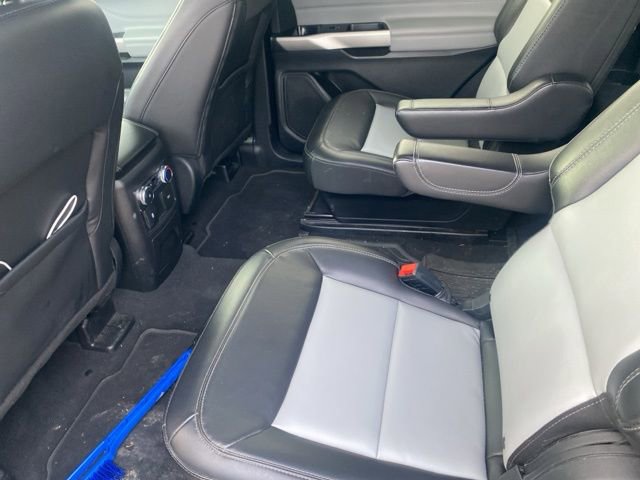 Used 2022 Ford Explorer XLT w/ Equipment Group 202A image 9