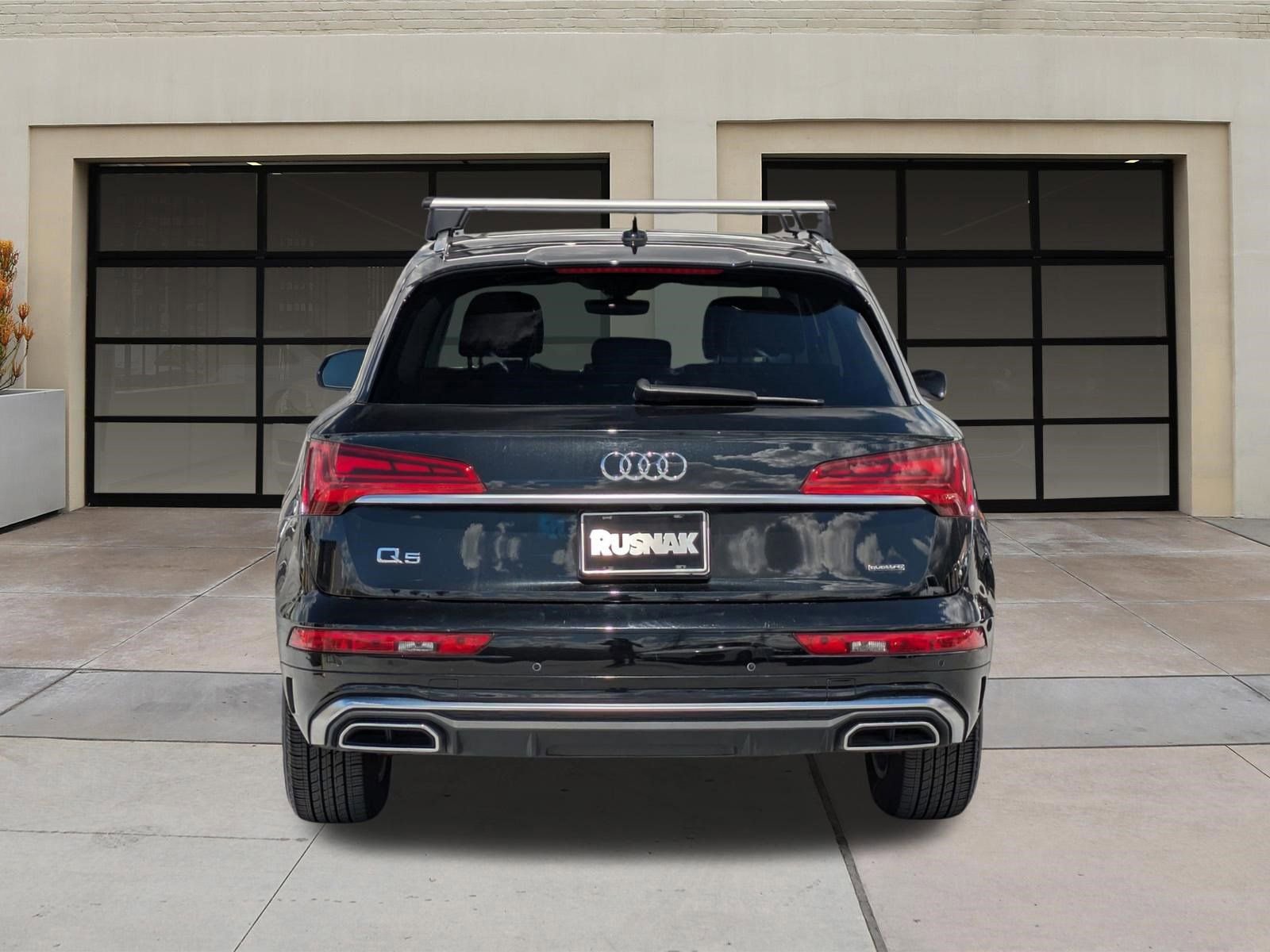 Used 2023 Audi Q5 2.0T Premium w/ Convenience Package image 5