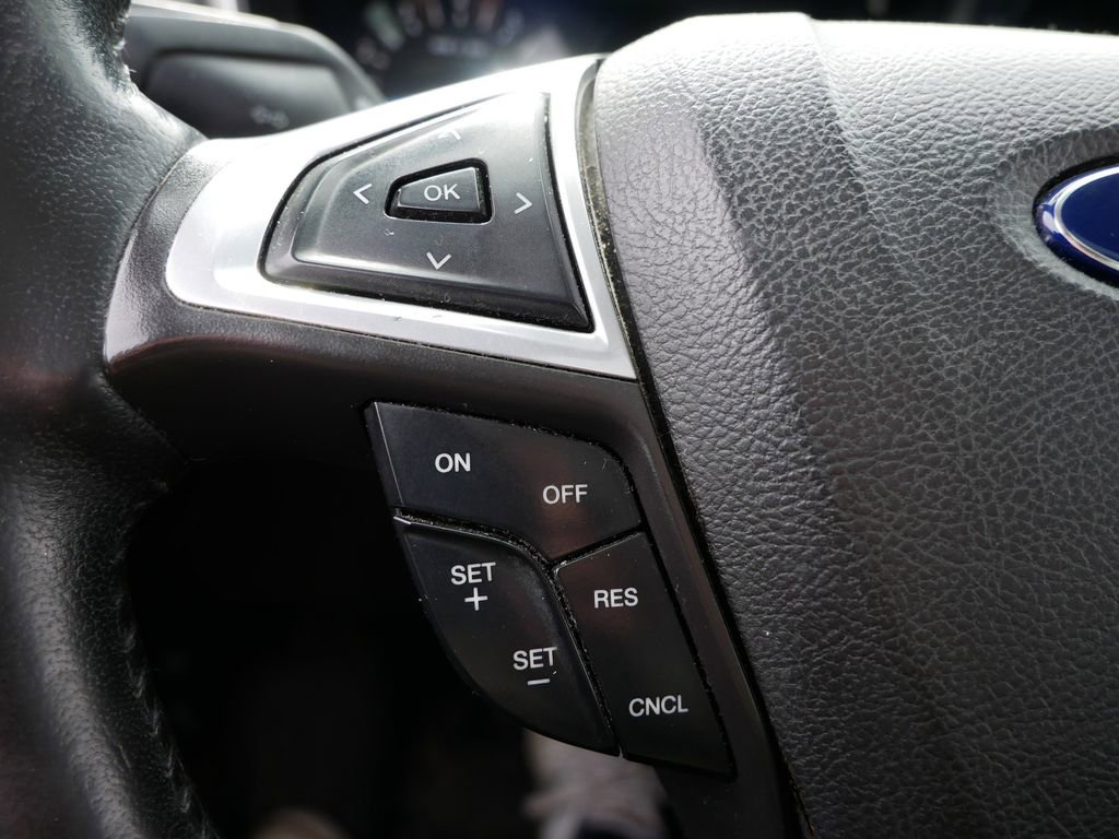 Used 2015 Ford Fusion SE w/ Equipment Group 201A FWD image 31