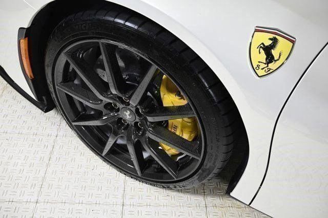 Used 2024 Ferrari SF90 Spider image 37