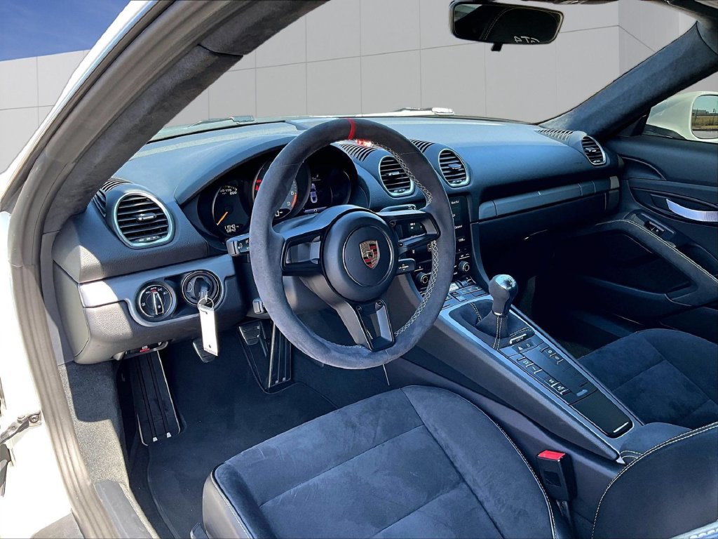 Certified 2020 Porsche 718 Cayman GT4 RWD image 4