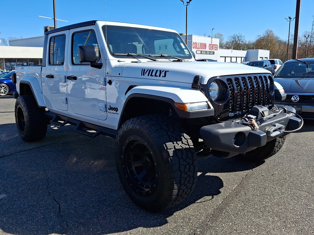 Used 2023 Jeep Gladiator Willys image 6