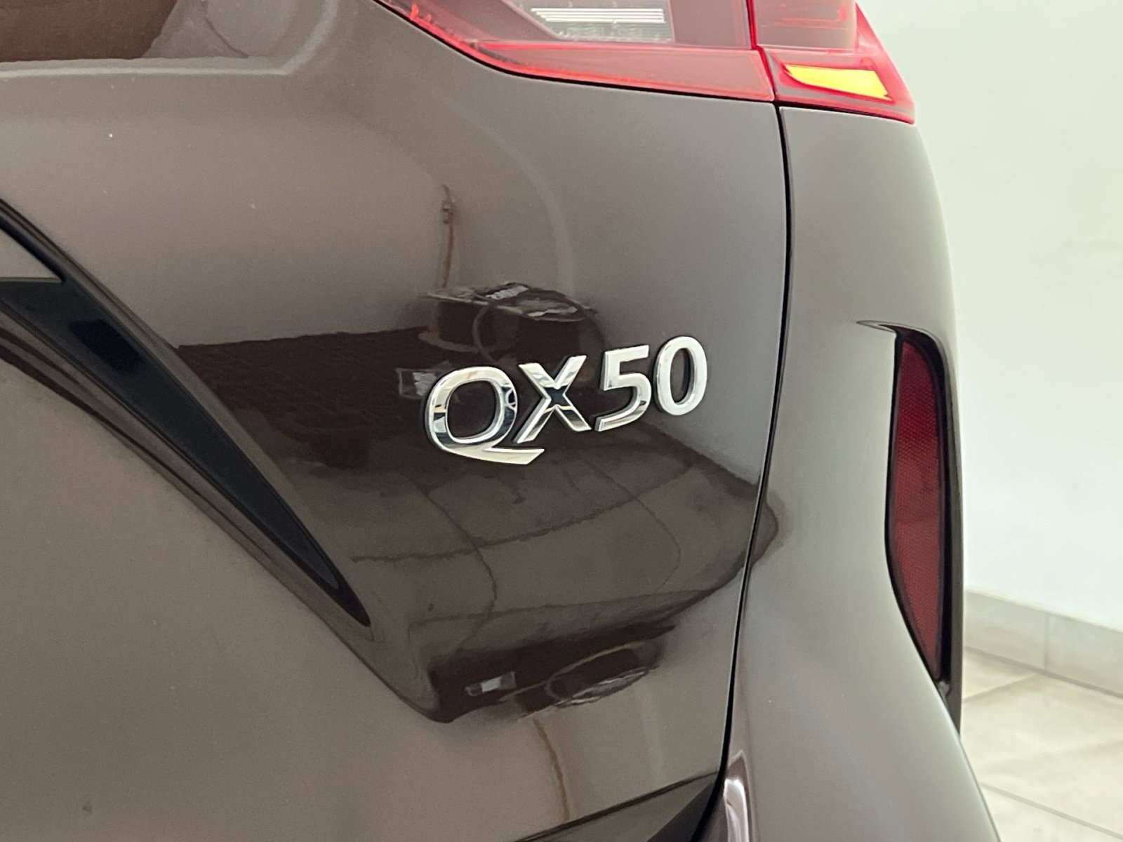 Used 2020 INFINITI QX50 Luxe w/ Navigation Package image 28