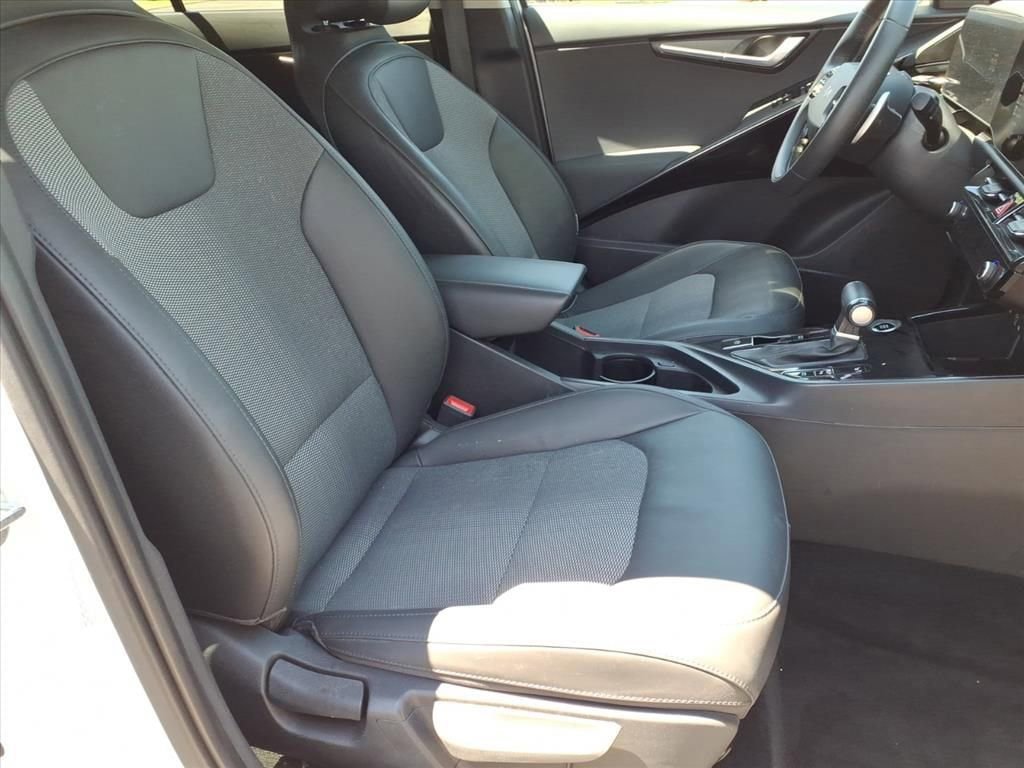 Used 2023 Kia Niro EX Touring image 15