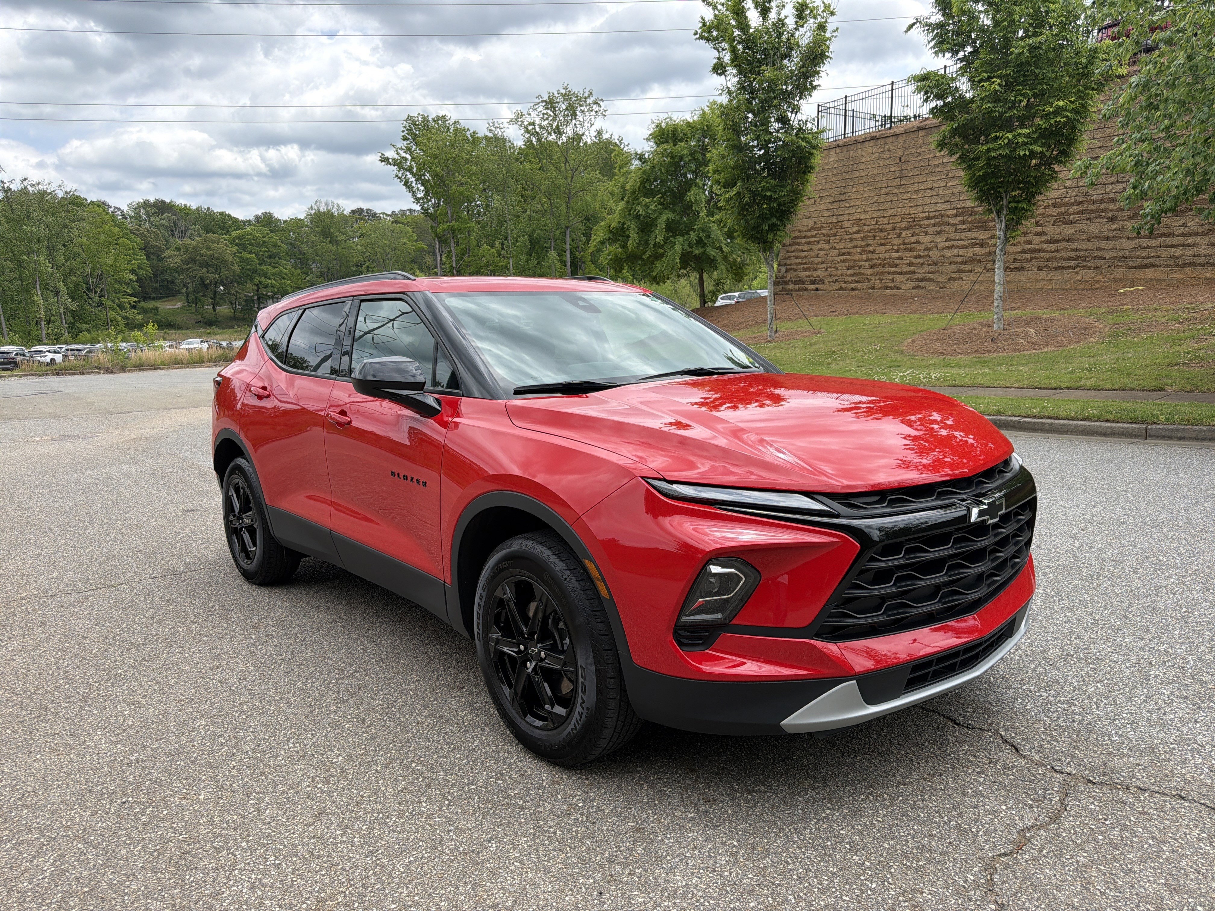 Used 2024 Chevrolet Blazer LT w/ Convenience Package FWD image 3