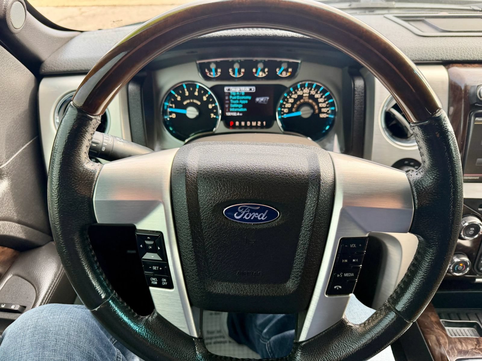 Used 2014 Ford F150 Platinum AWD/4WD image 31