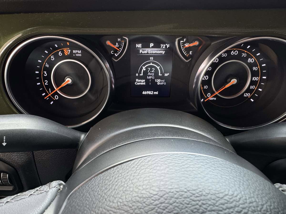 Used 2023 Jeep Gladiator Sport AWD/4WD image 34