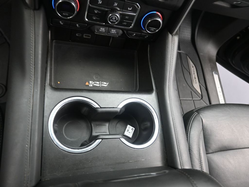 Used 2021 Chevrolet Suburban Z71 w/ Z71 Signature Package image 15