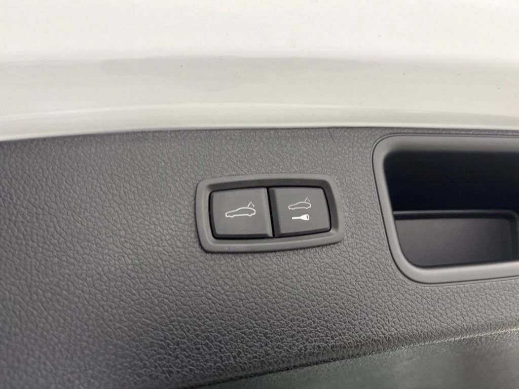 Certified 2024 Porsche Macan S AWD/4WD image 21