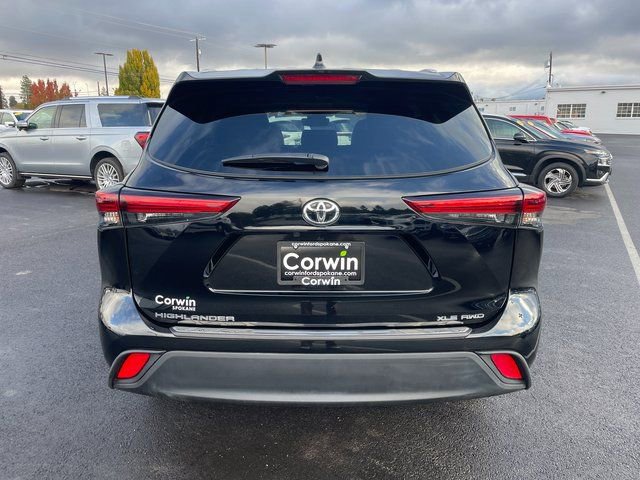 Used 2023 Toyota Highlander XLE image 18