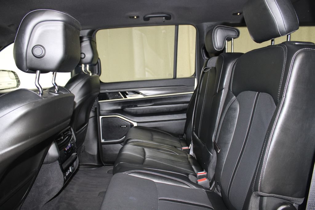 Used 2023 Jeep Wagoneer L Series III w/ Preferred Equipment Group AWD/4WD image 23