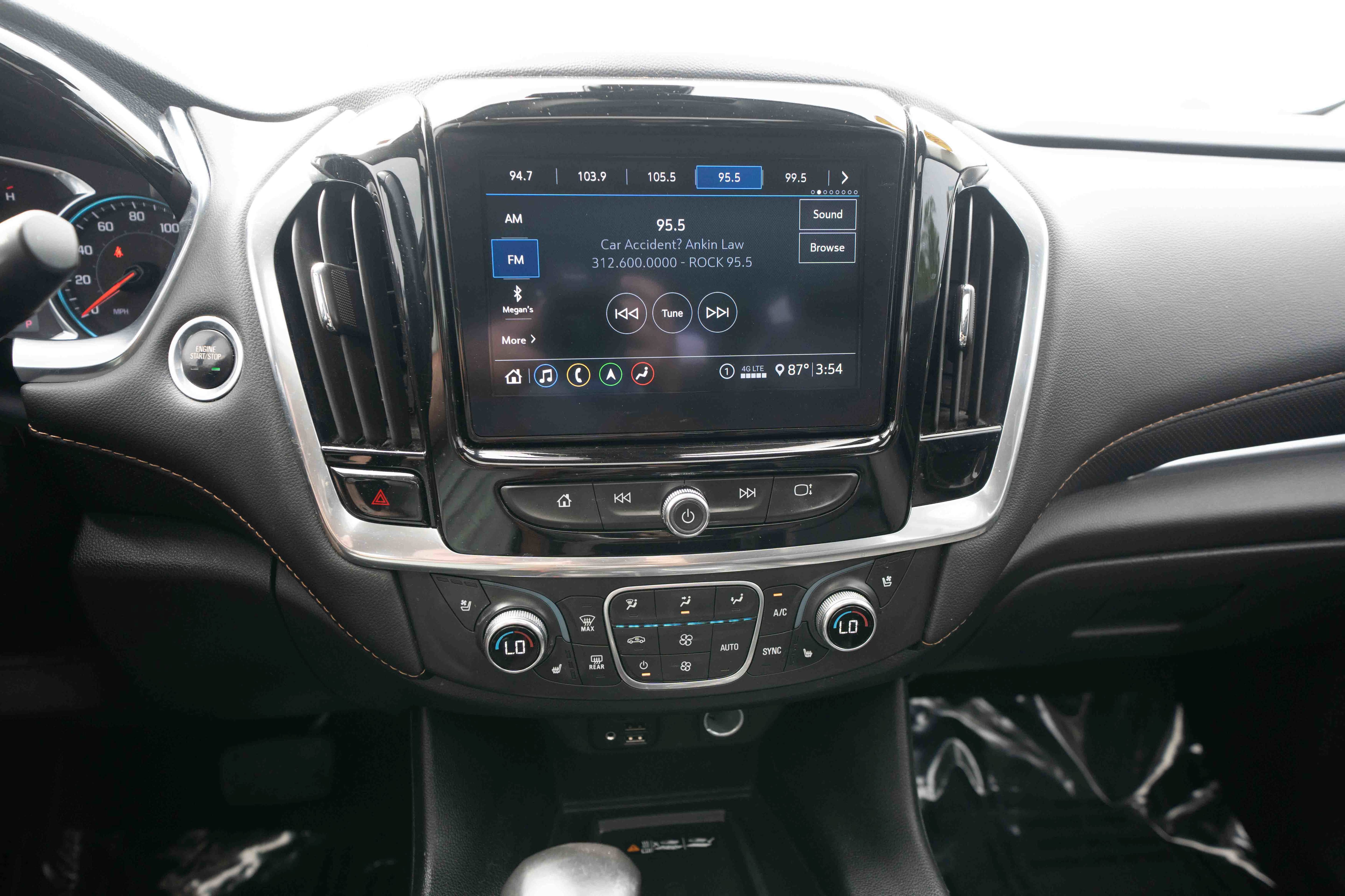 Used 2021 Chevrolet Traverse Premier w/ Redline Edition AWD/4WD image 17
