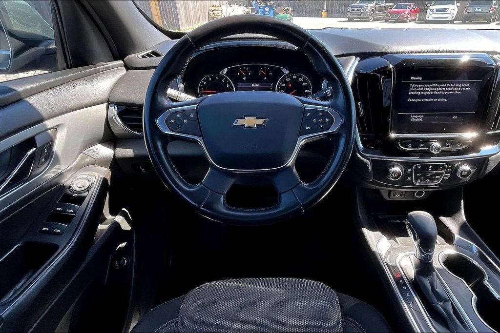 Used 2022 Chevrolet Traverse LT image 7