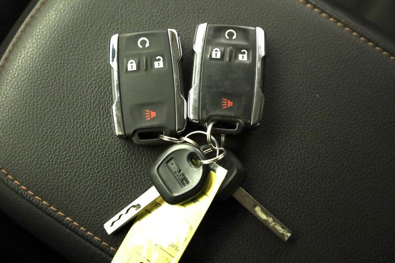 Used 2021 GMC Canyon AT4 w/ Driver Alert Package image 39