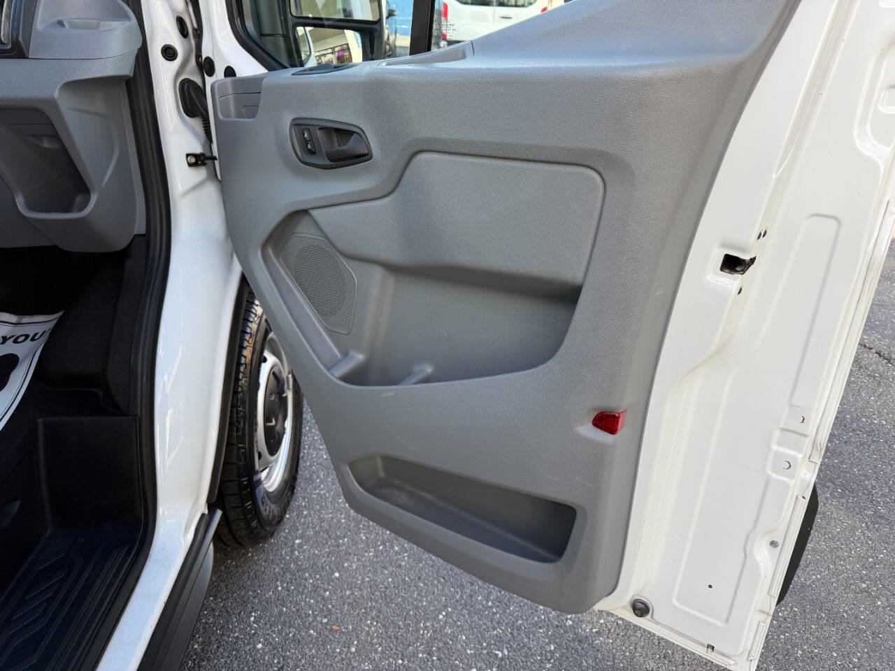 Used 2018 Ford Transit 250 130 Low Roof image 23