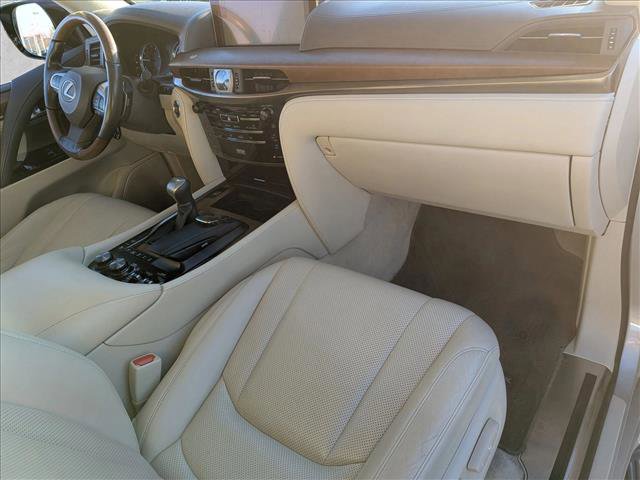 Used 2016 Lexus LX 570 4WD image 21