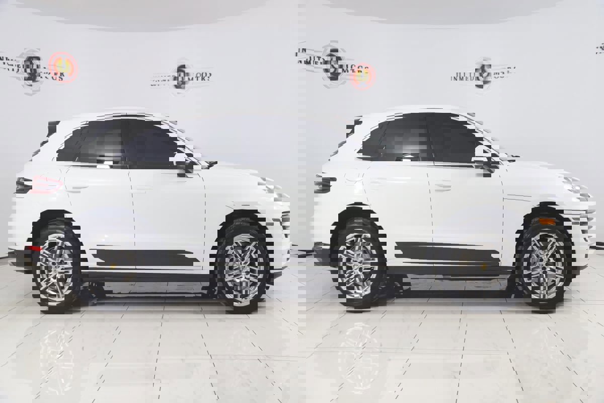 Used 2015 Porsche Macan S image 2