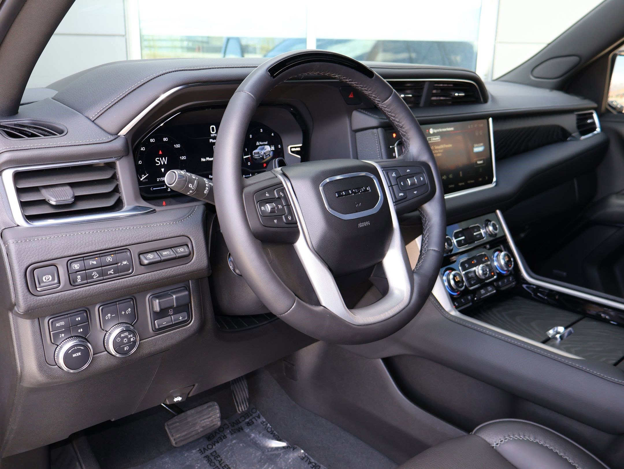 Used 2024 GMC Yukon Denali w/ Advanced Technology Package AWD/4WD image 14