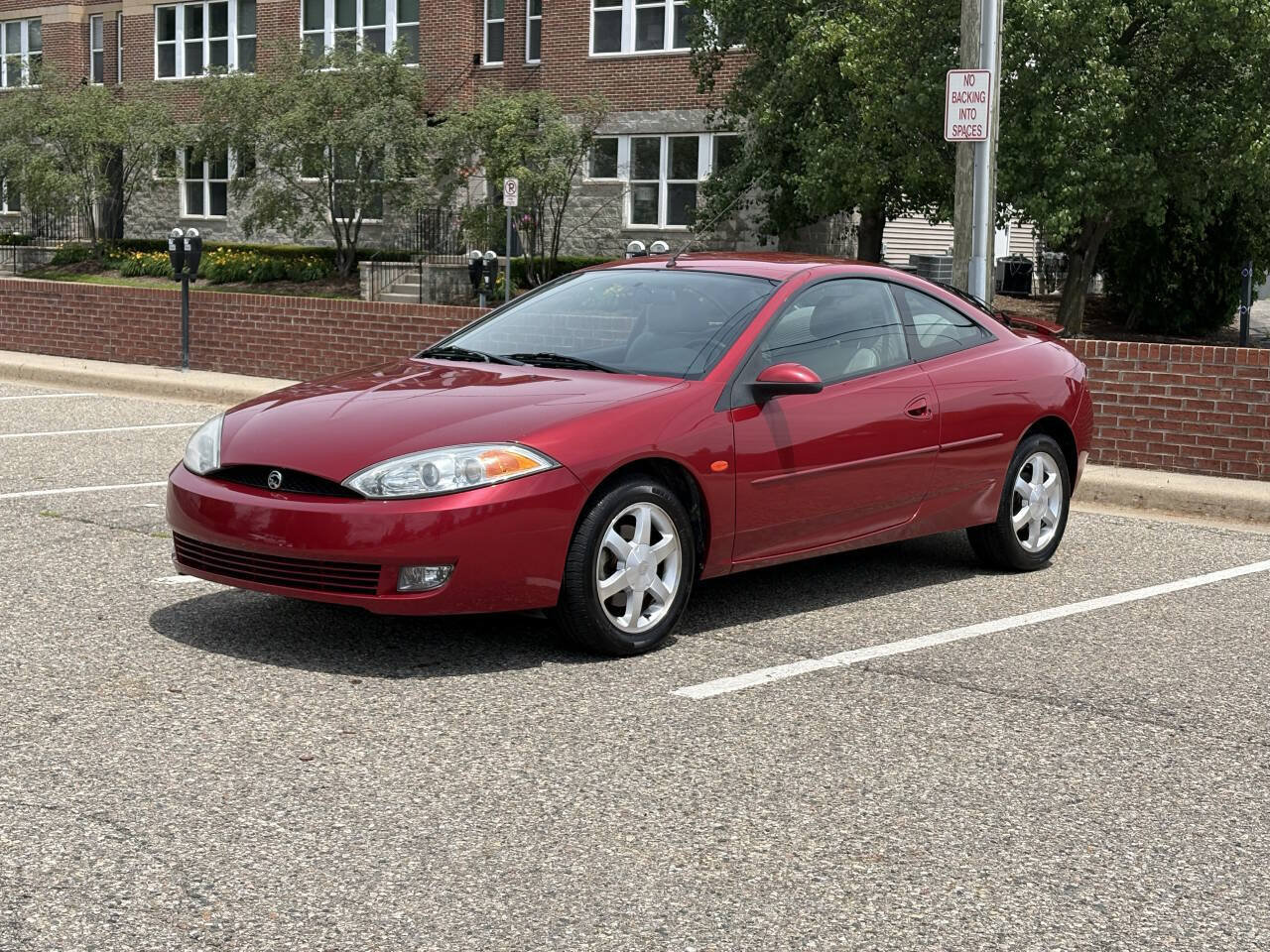 Used 2002 Mercury Cougar V6 FWD image 1