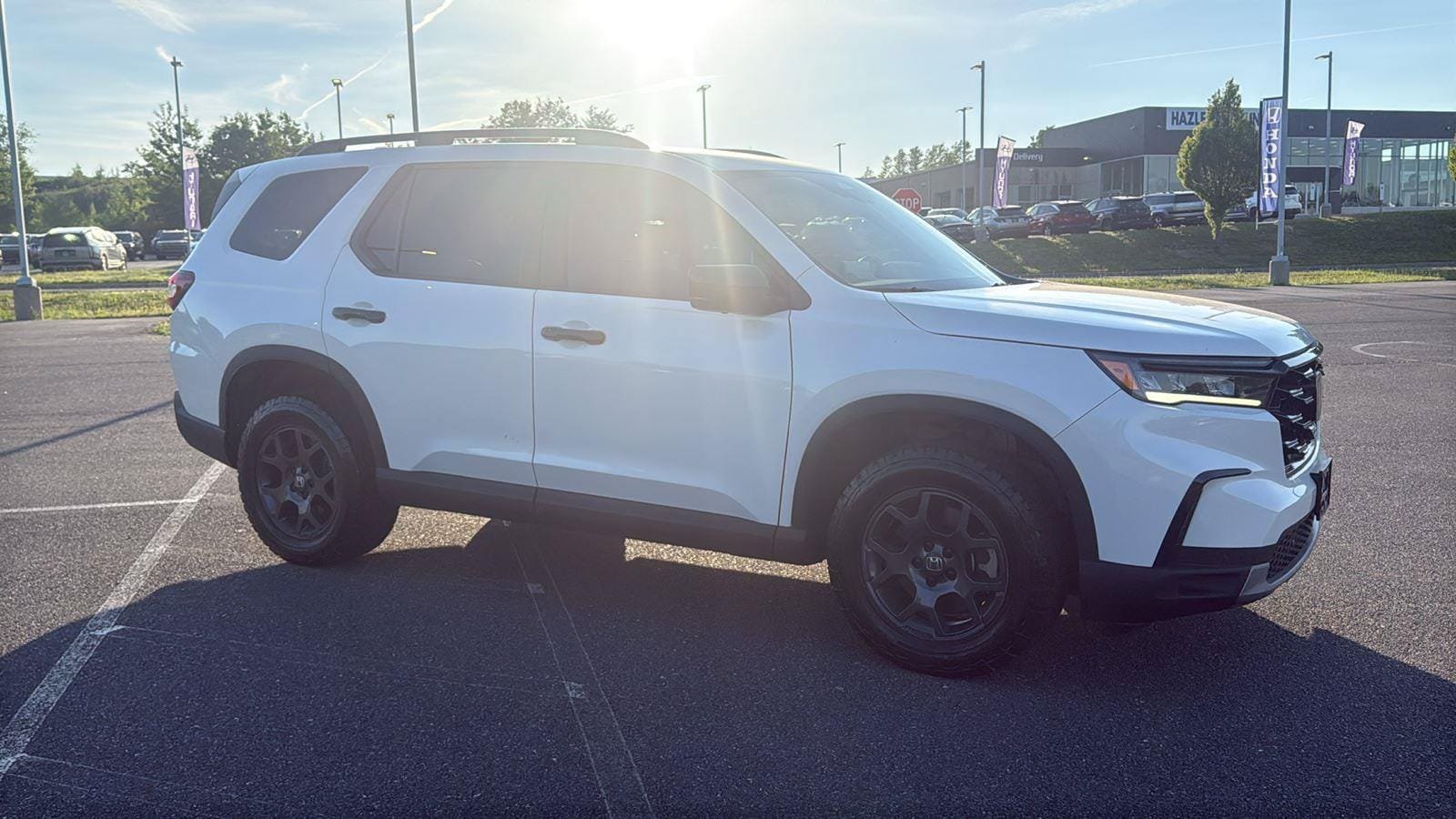 Used 2023 Honda Pilot TrailSport image 3