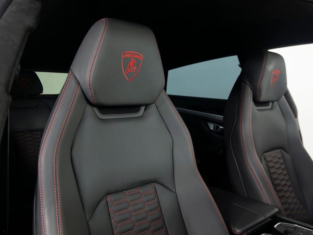 Used 2024 Lamborghini Urus S AWD/4WD image 38