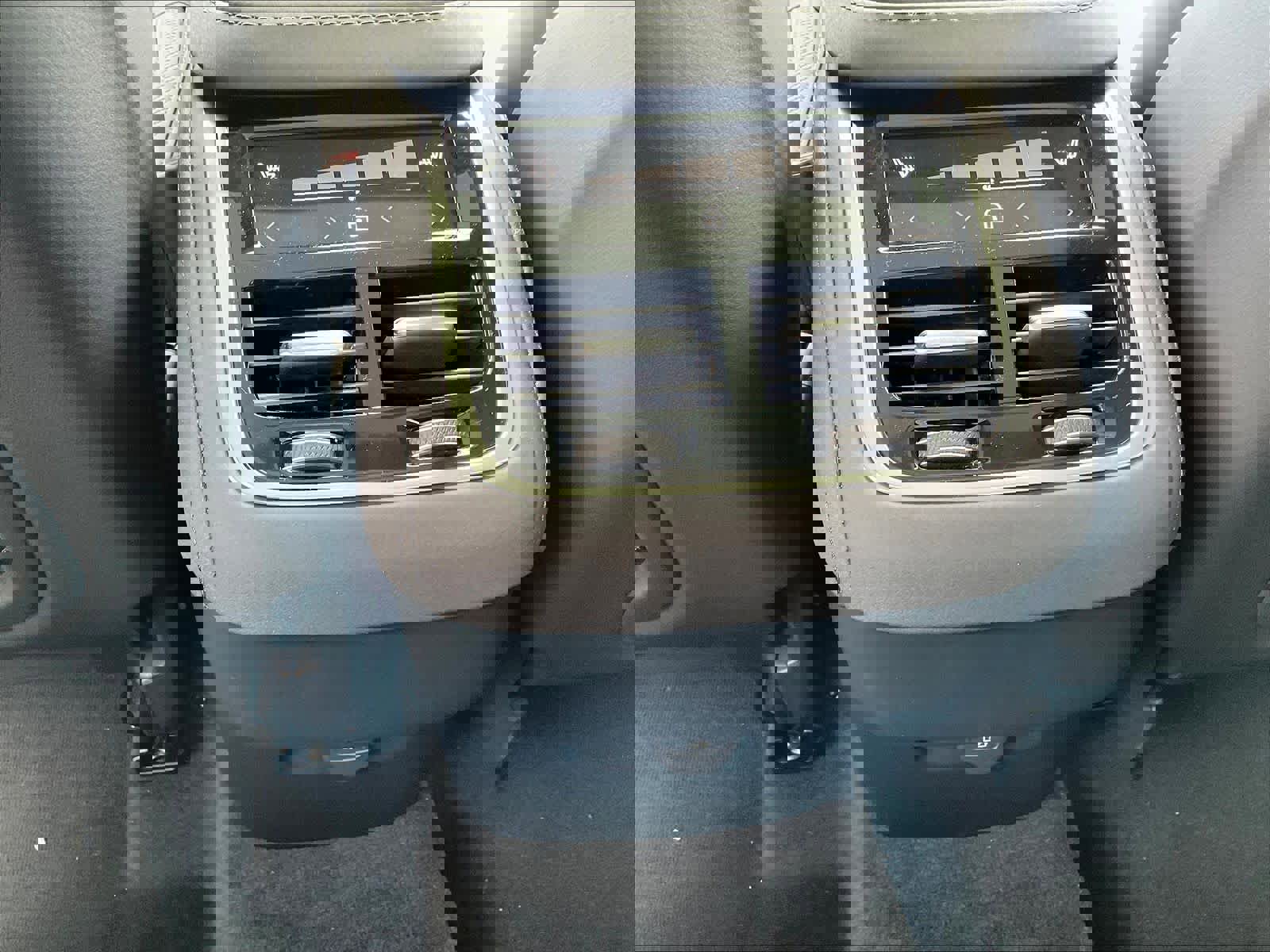 New 2026 Volvo XC90 B5 Plus w/ Protection Package image 16