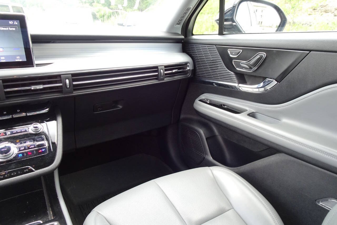 Used 2020 Lincoln Corsair AWD w/ Equipment Group 101A image 19