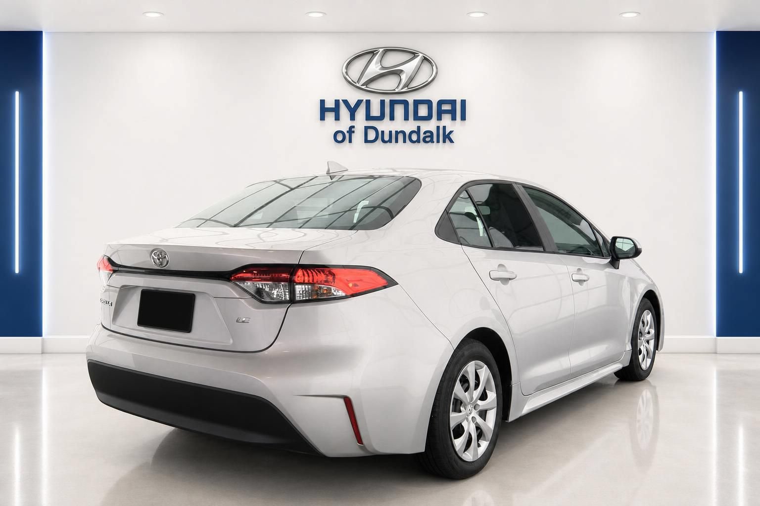 Used 2025 Toyota Corolla LE w/ Convenience Package FWD image 4
