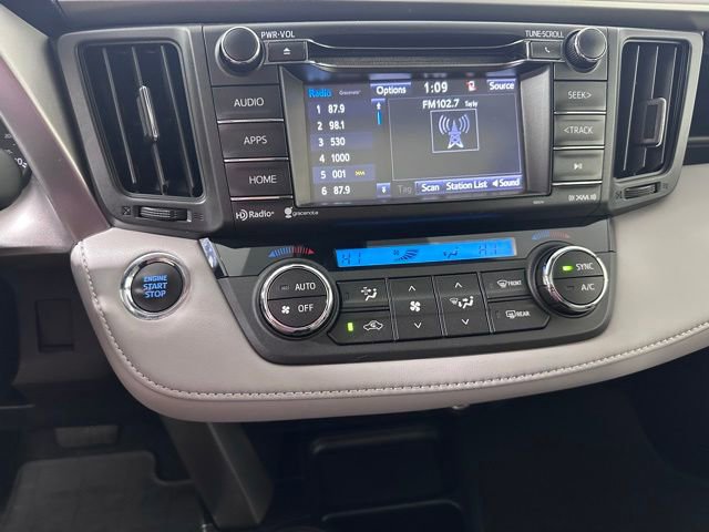 Used 2017 Toyota RAV4 XLE AWD/4WD image 26