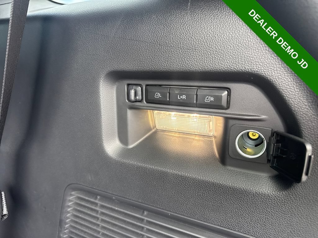 Used 2025 Ford Explorer Platinum AWD/4WD image 12