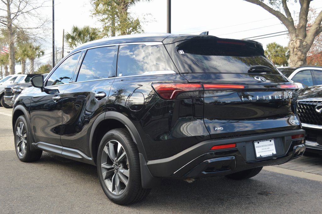 Certified 2025 INFINITI QX60 Luxe w/ Vision Package image 8