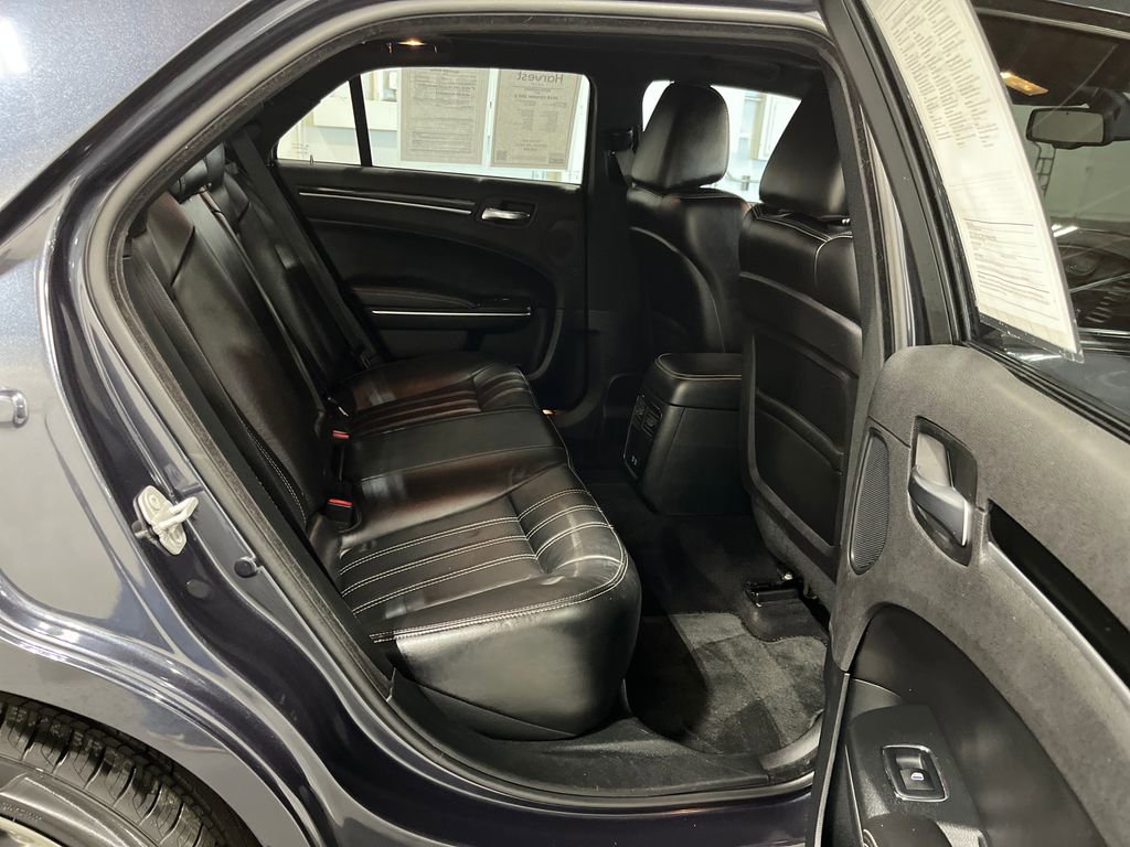 Used 2018 Chrysler 300 S w/ 300S Premium Group image 30