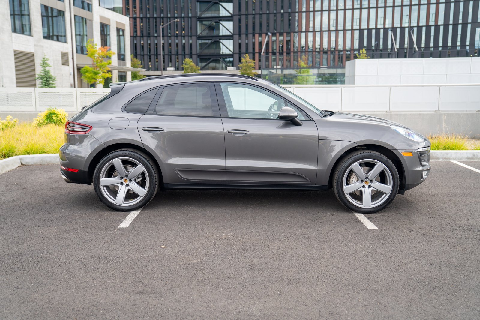 Used 2017 Porsche Macan S AWD/4WD image 8