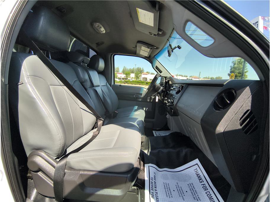 Used 2016 Ford F550 2WD Regular Cab Super Duty image 12