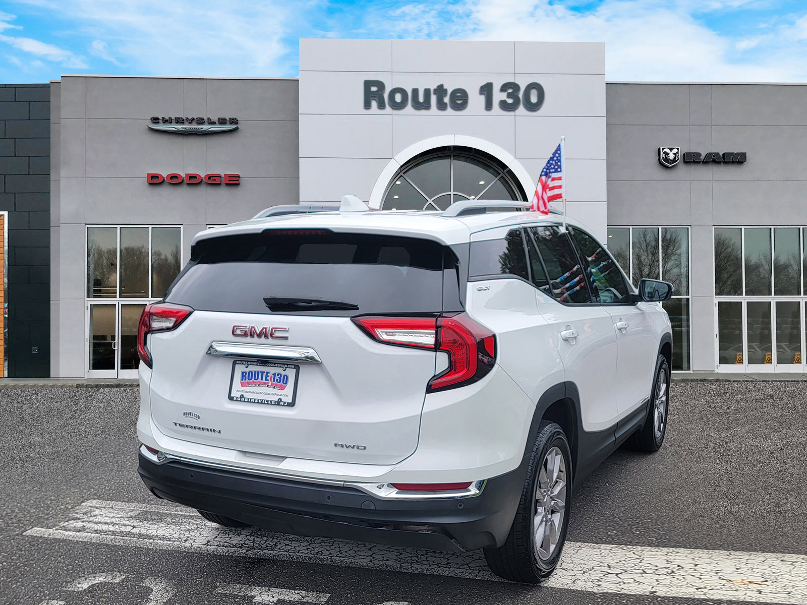 Used 2022 GMC Terrain SLT w/ Infotainment Package II image 5