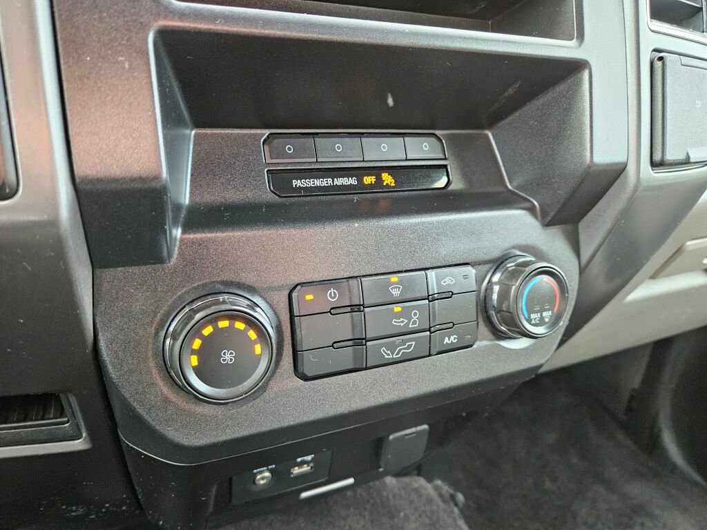 Used 2015 Ford F150 XLT image 19