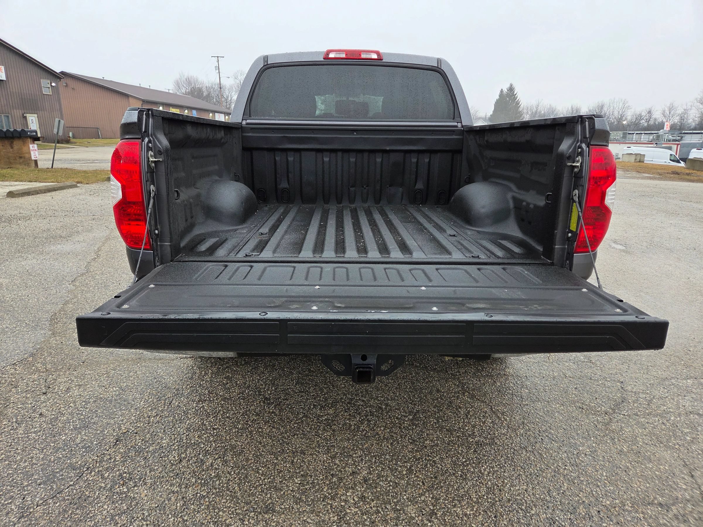 Used 2017 Toyota Tundra SR5 w/ SR5 Upgrade Package RWD image 11