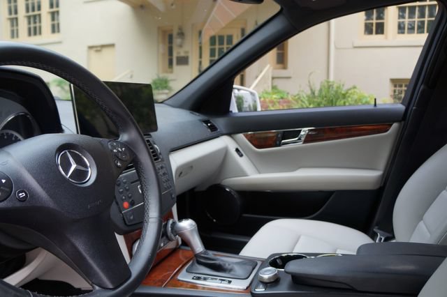 Used 2010 Mercedes-Benz C 300 Sedan image 9