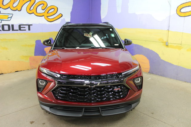 Used 2025 Chevrolet TrailBlazer RS w/ Convenience Package AWD/4WD image 3