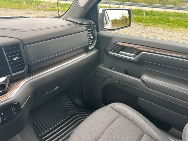 Used 2024 Chevrolet Silverado 1500 LT AWD/4WD image 30
