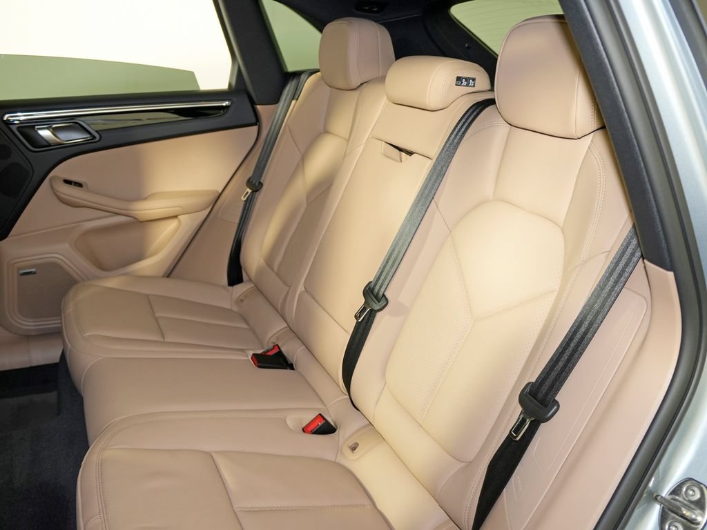 New 2026 Porsche Macan AWD/4WD image 32